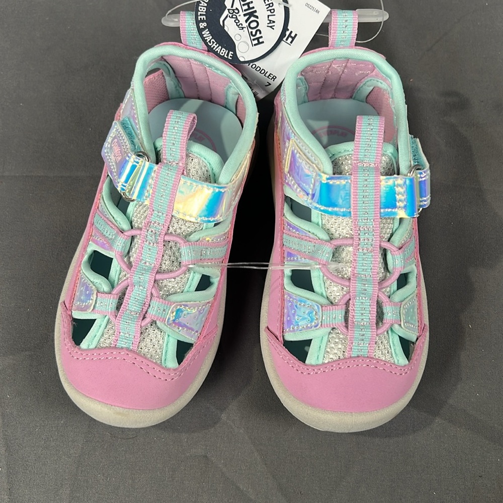 Brand New OshKosh B'Gosh "Everplay" Girl's/Toddler Bump-Toe Sandals. - Picture 6 of 8